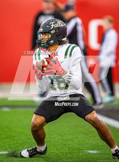 Thumbnail 3 in North Shore vs. Cypress Falls (UIL 6A D1 Football Regional) photogallery.