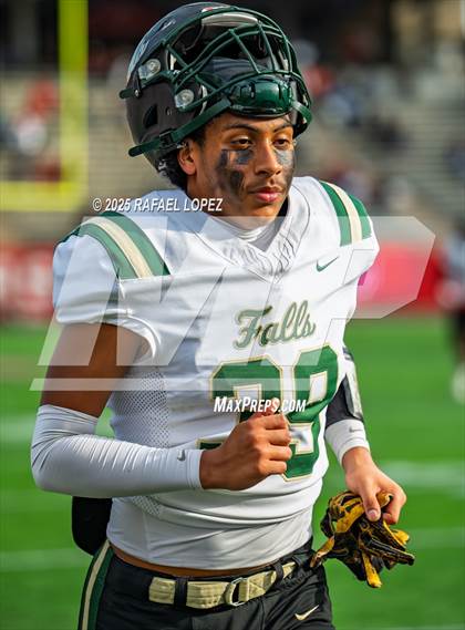 Thumbnail 1 in North Shore vs. Cypress Falls (UIL 6A D1 Football Regional) photogallery.