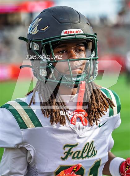 Thumbnail 3 in North Shore vs. Cypress Falls (UIL 6A D1 Football Regional) photogallery.