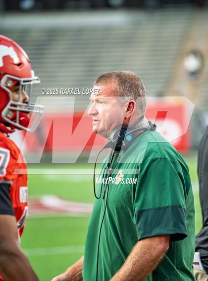 Thumbnail 2 in North Shore vs. Cypress Falls (UIL 6A D1 Football Regional) photogallery.