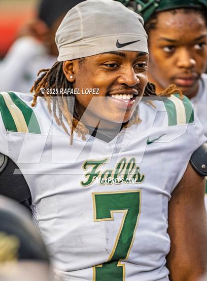 Thumbnail 1 in North Shore vs. Cypress Falls (UIL 6A D1 Football Regional) photogallery.