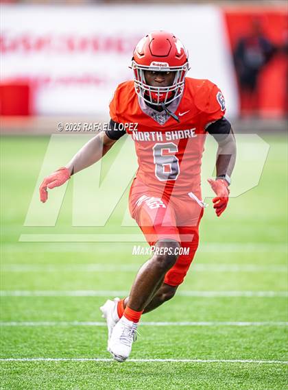 Thumbnail 2 in North Shore vs. Cypress Falls (UIL 6A D1 Football Regional) photogallery.