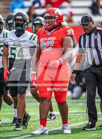 Thumbnail 2 in North Shore vs. Cypress Falls (UIL 6A D1 Football Regional) photogallery.