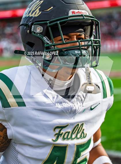 Thumbnail 1 in North Shore vs. Cypress Falls (UIL 6A D1 Football Regional) photogallery.