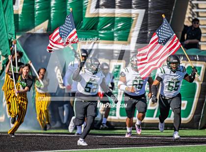 Thumbnail 2 in North Shore vs. Cypress Falls (UIL 6A D1 Football Regional) photogallery.