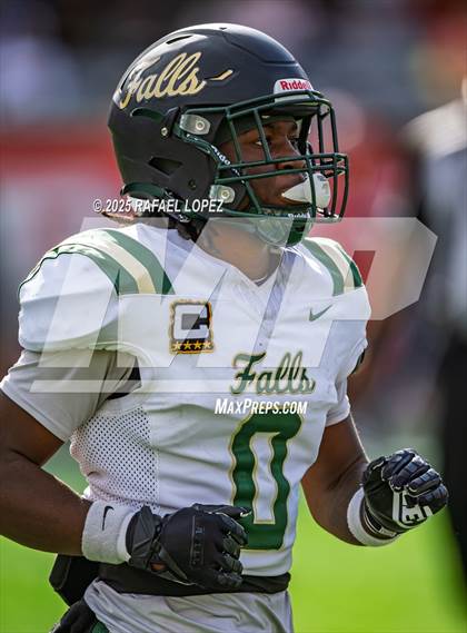 Thumbnail 2 in North Shore vs. Cypress Falls (UIL 6A D1 Football Regional) photogallery.