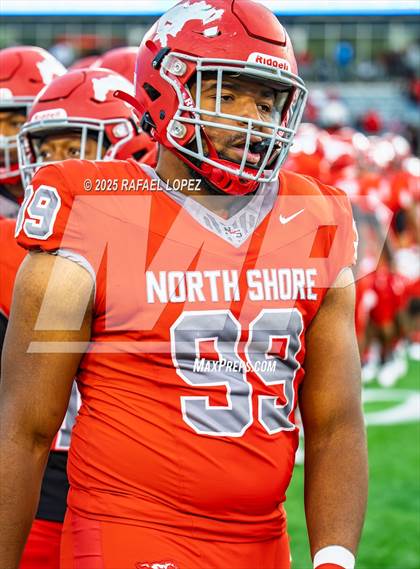 Thumbnail 2 in North Shore vs. Cypress Falls (UIL 6A D1 Football Regional) photogallery.