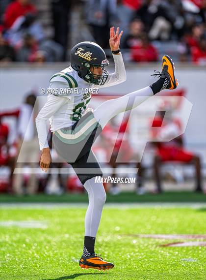 Thumbnail 3 in North Shore vs. Cypress Falls (UIL 6A D1 Football Regional) photogallery.