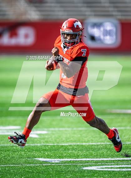 Thumbnail 1 in North Shore vs. Cypress Falls (UIL 6A D1 Football Regional) photogallery.