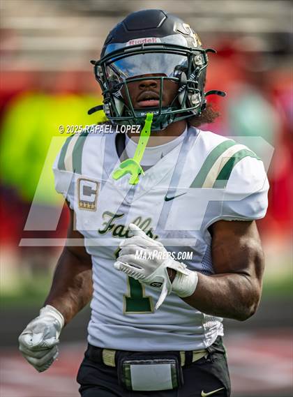 Thumbnail 2 in North Shore vs. Cypress Falls (UIL 6A D1 Football Regional) photogallery.