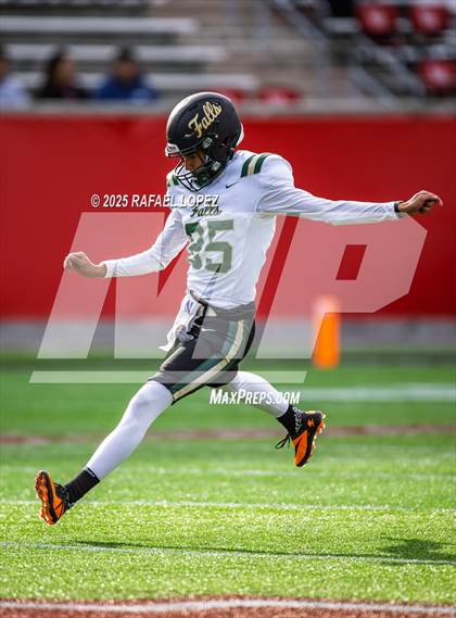 Thumbnail 1 in North Shore vs. Cypress Falls (UIL 6A D1 Football Regional) photogallery.