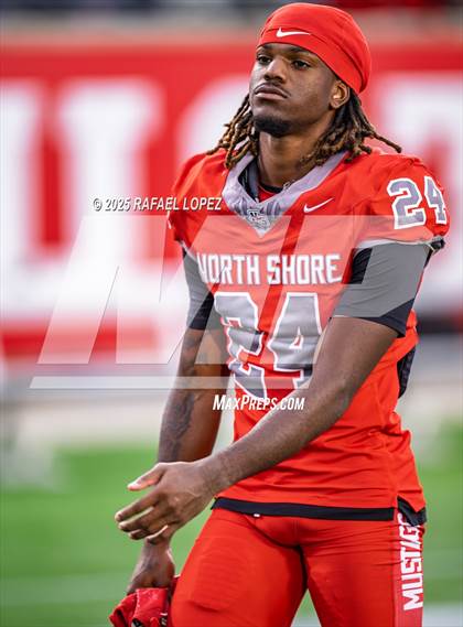 Thumbnail 3 in North Shore vs. Cypress Falls (UIL 6A D1 Football Regional) photogallery.