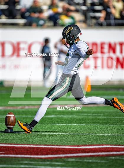 Thumbnail 3 in North Shore vs. Cypress Falls (UIL 6A D1 Football Regional) photogallery.