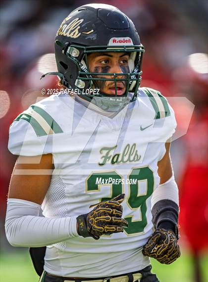 Thumbnail 1 in North Shore vs. Cypress Falls (UIL 6A D1 Football Regional) photogallery.