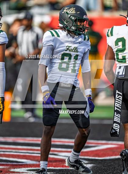 Thumbnail 2 in North Shore vs. Cypress Falls (UIL 6A D1 Football Regional) photogallery.