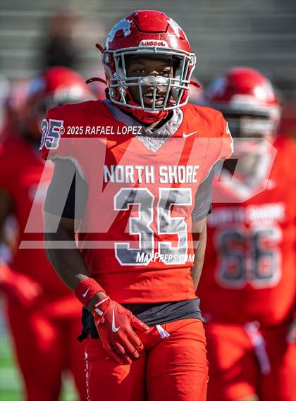 Thumbnail 1 in North Shore vs. Cypress Falls (UIL 6A D1 Football Regional) photogallery.