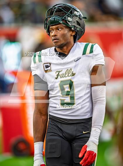 Thumbnail 3 in North Shore vs. Cypress Falls (UIL 6A D1 Football Regional) photogallery.