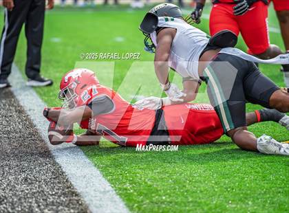 Thumbnail 2 in North Shore vs. Cypress Falls (UIL 6A D1 Football Regional) photogallery.