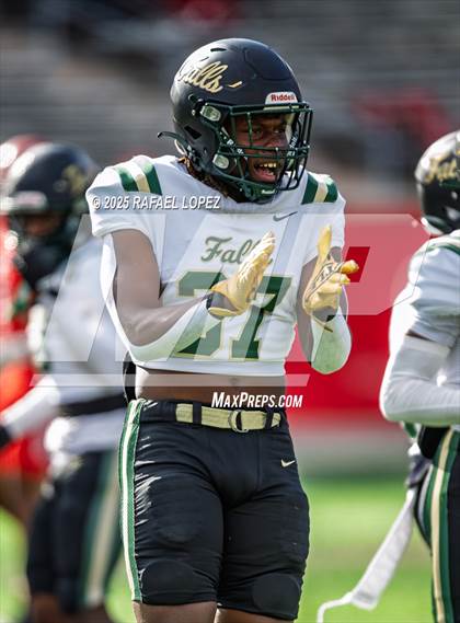 Thumbnail 1 in North Shore vs. Cypress Falls (UIL 6A D1 Football Regional) photogallery.