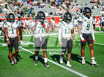 Thumbnail 1 in North Shore vs. Cypress Falls (UIL 6A D1 Football Regional) photogallery.