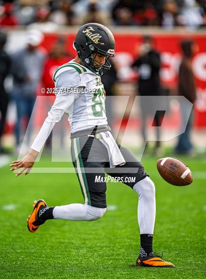 Thumbnail 2 in North Shore vs. Cypress Falls (UIL 6A D1 Football Regional) photogallery.