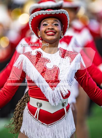 Thumbnail 1 in North Shore vs. Cypress Falls (UIL 6A D1 Football Regional) photogallery.