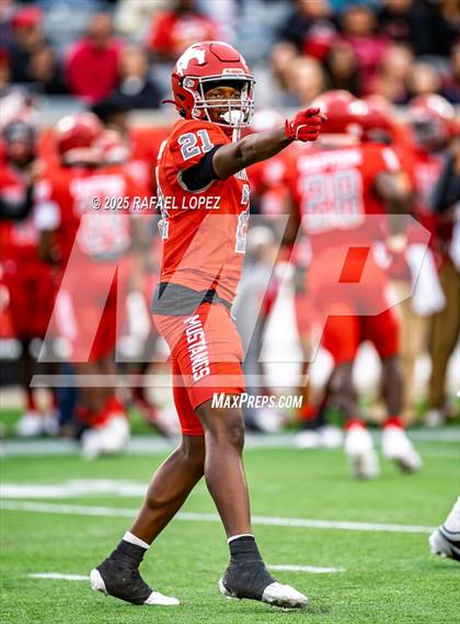 Thumbnail 1 in North Shore vs. Cypress Falls (UIL 6A D1 Football Regional) photogallery.