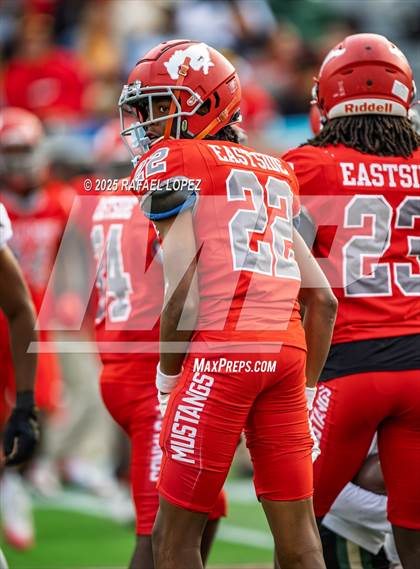 Thumbnail 1 in North Shore vs. Cypress Falls (UIL 6A D1 Football Regional) photogallery.