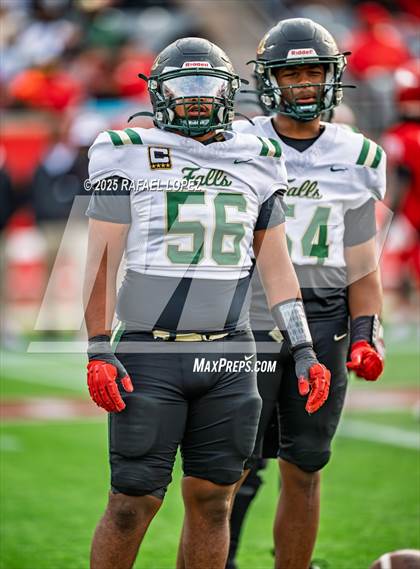 Thumbnail 1 in North Shore vs. Cypress Falls (UIL 6A D1 Football Regional) photogallery.