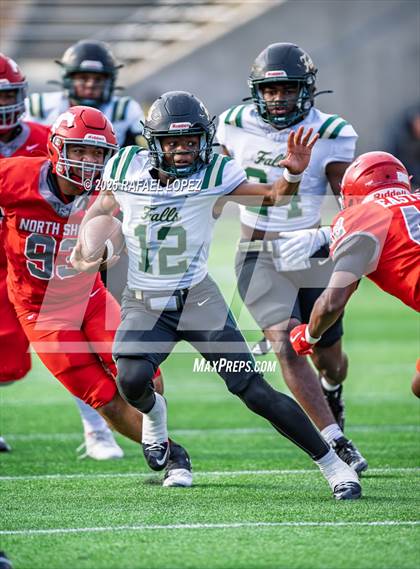 Thumbnail 1 in North Shore vs. Cypress Falls (UIL 6A D1 Football Regional) photogallery.