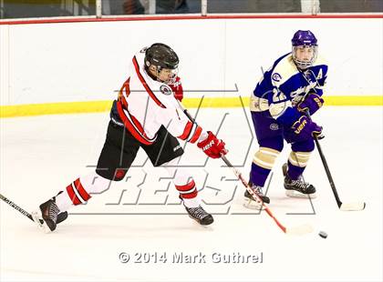 Thumbnail 2 in Christian Brothers vs. Chaminade photogallery.