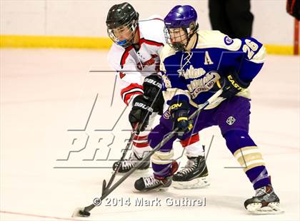 Thumbnail 3 in Christian Brothers vs. Chaminade photogallery.