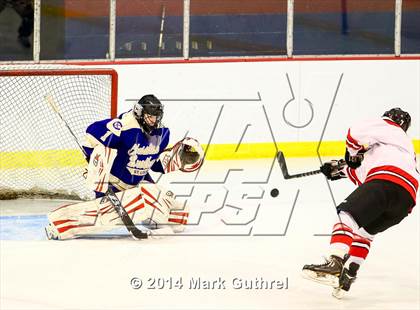 Thumbnail 2 in Christian Brothers vs. Chaminade photogallery.