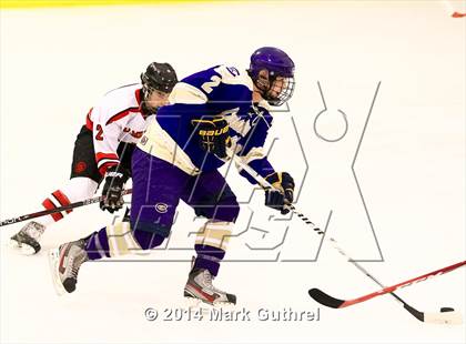 Thumbnail 2 in Christian Brothers vs. Chaminade photogallery.