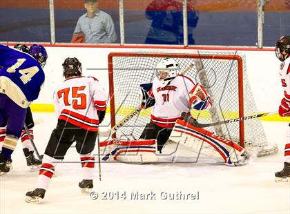 Thumbnail 1 in Christian Brothers vs. Chaminade photogallery.