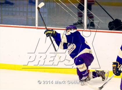 Thumbnail 2 in Christian Brothers vs. Chaminade photogallery.