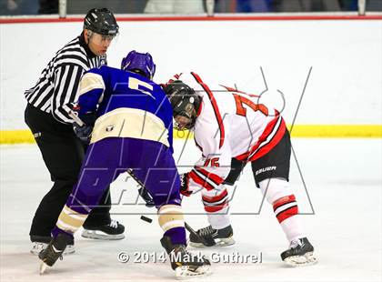 Thumbnail 2 in Christian Brothers vs. Chaminade photogallery.