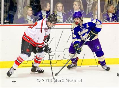 Thumbnail 2 in Christian Brothers vs. Chaminade photogallery.