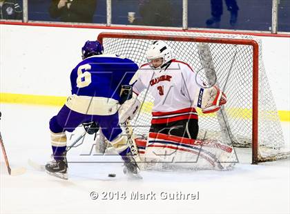 Thumbnail 3 in Christian Brothers vs. Chaminade photogallery.