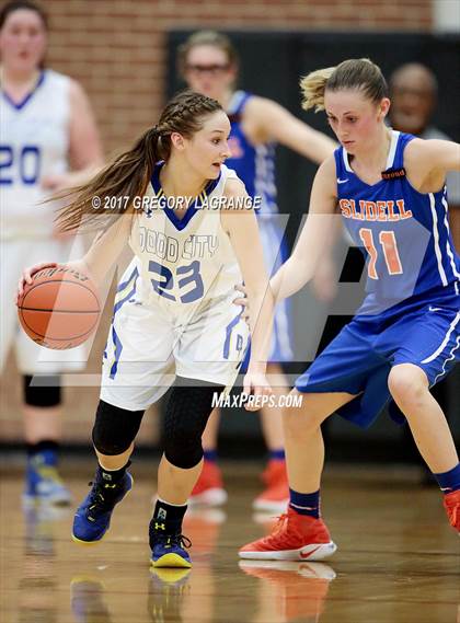 Thumbnail 1 in Slidell vs Dodd City photogallery.