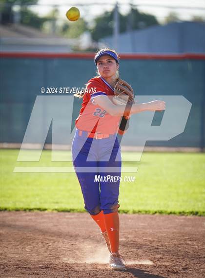 Thumbnail 3 in Westwood vs. Holbrook photogallery.