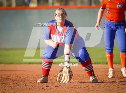 Thumbnail 2 in Westwood vs. Holbrook photogallery.