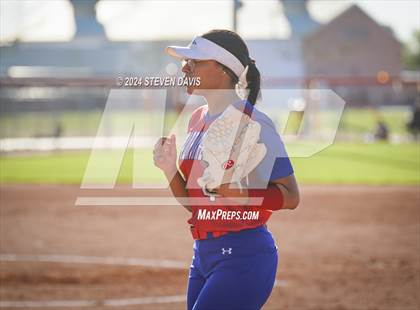 Thumbnail 2 in Westwood vs. Holbrook photogallery.