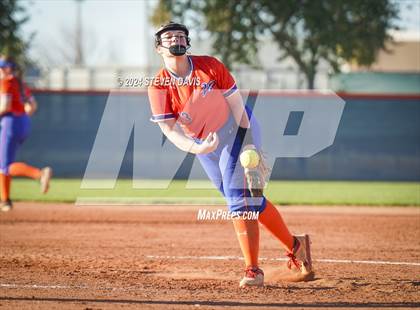 Thumbnail 2 in Westwood vs. Holbrook photogallery.