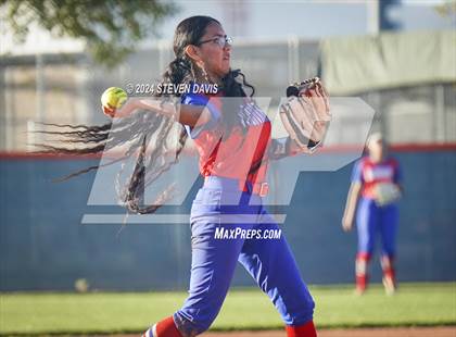 Thumbnail 1 in Westwood vs. Holbrook photogallery.