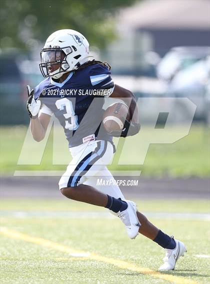 Thumbnail 2 in Edwardsville @ Belleville East photogallery.