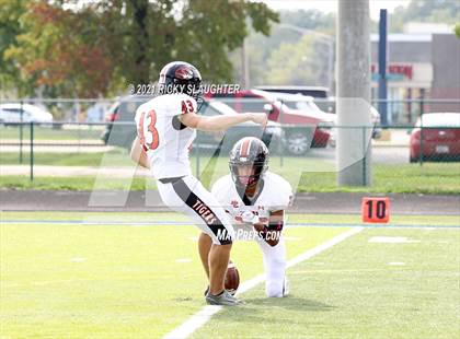 Thumbnail 2 in Edwardsville @ Belleville East photogallery.