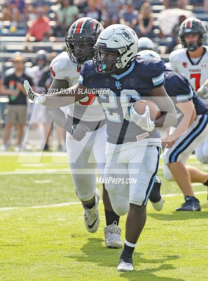 Thumbnail 3 in Edwardsville @ Belleville East photogallery.