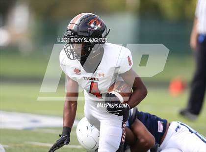 Thumbnail 3 in Edwardsville @ Belleville East photogallery.