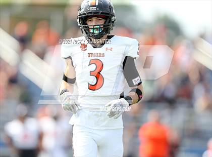 Thumbnail 2 in Edwardsville @ Belleville East photogallery.